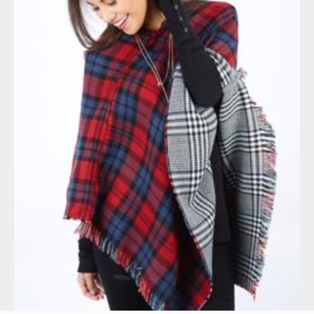 Reversible thin woven poncho